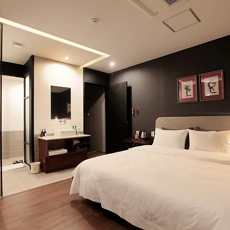 Brown-Dot Hotel Gupo Μπουσάν Εξωτερικό φωτογραφία
