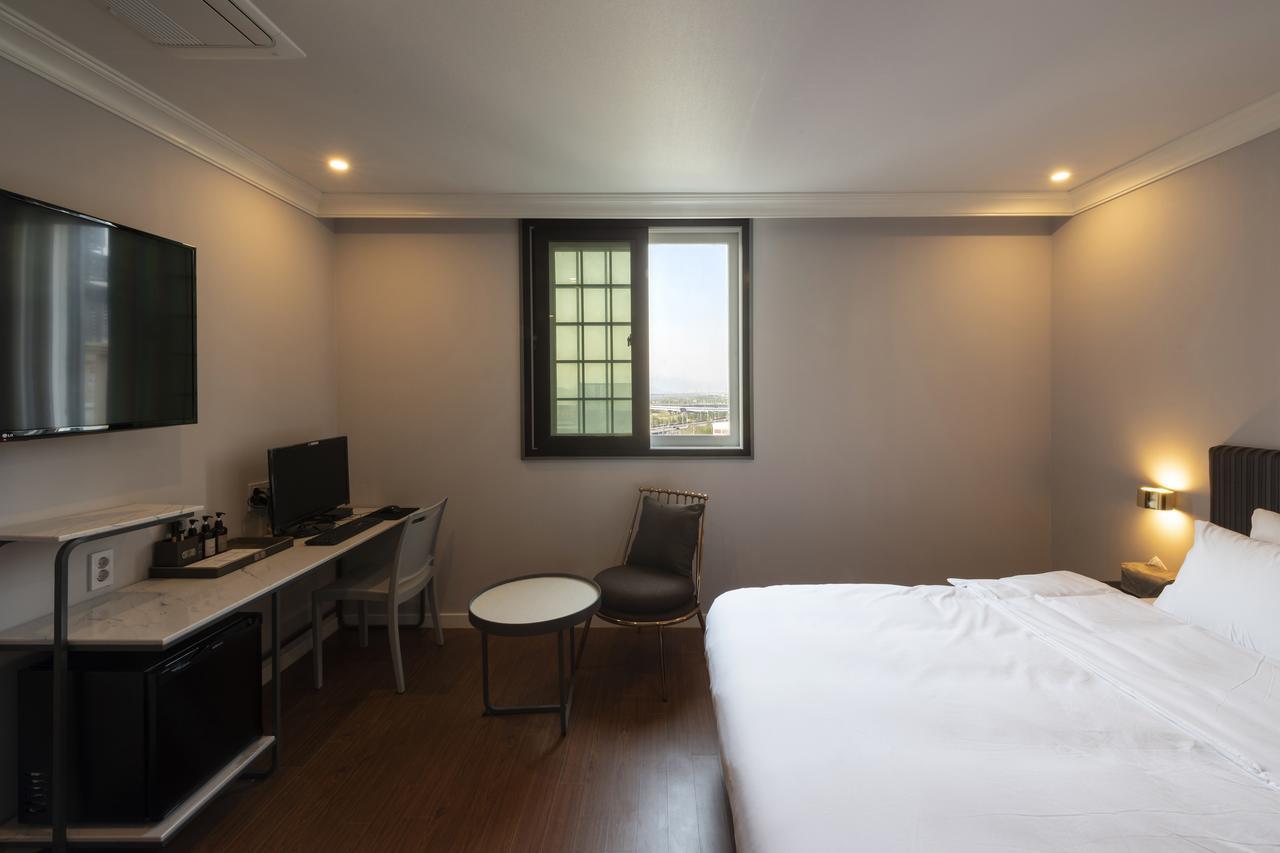Brown-Dot Hotel Gupo Μπουσάν Εξωτερικό φωτογραφία