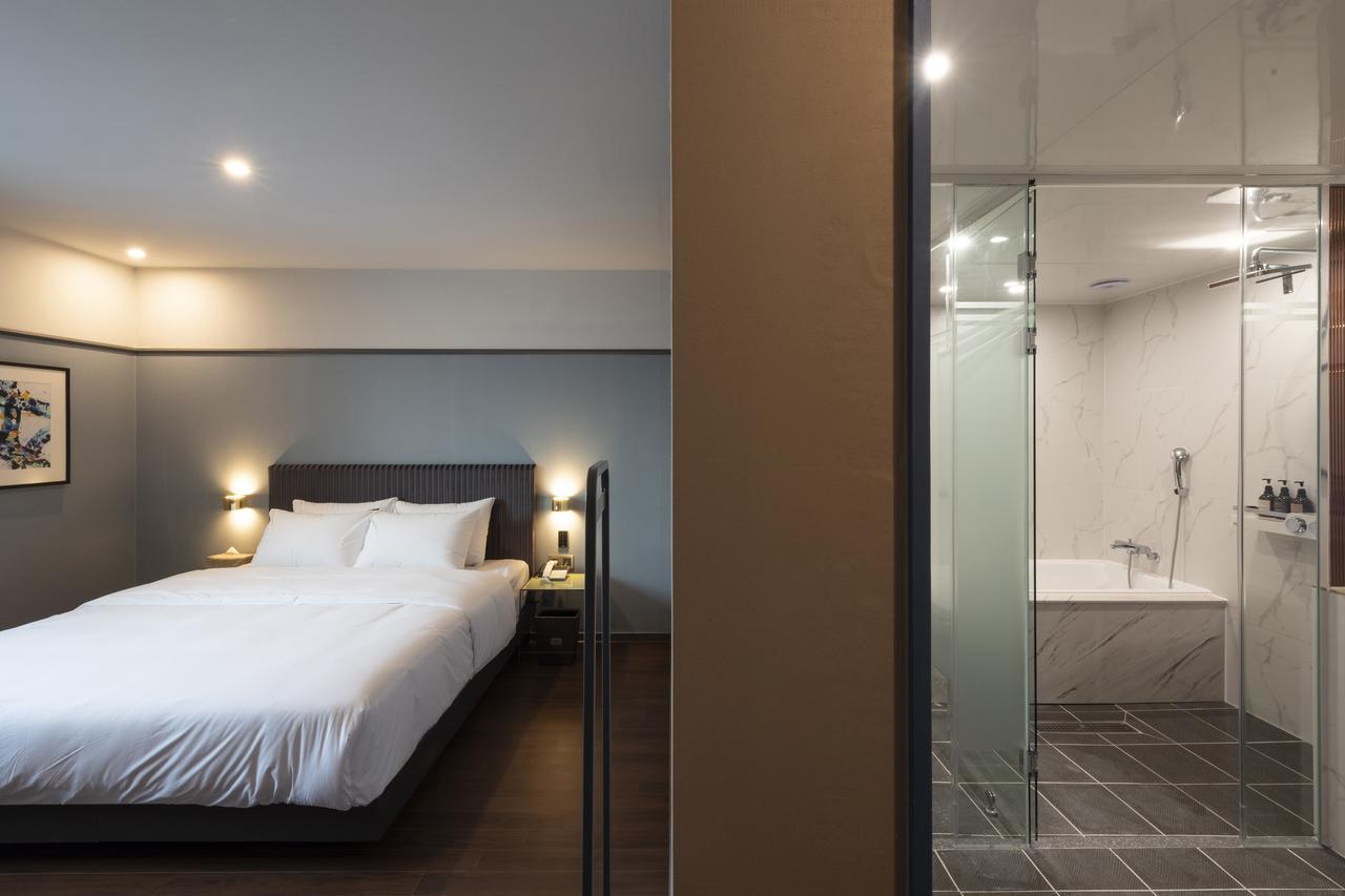 Brown-Dot Hotel Gupo Μπουσάν Εξωτερικό φωτογραφία