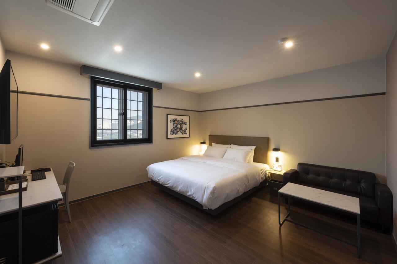 Brown-Dot Hotel Gupo Μπουσάν Εξωτερικό φωτογραφία